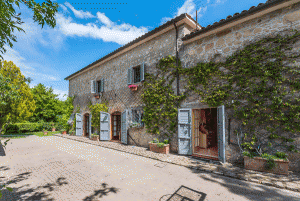 house exterior villa Palombaraumbria